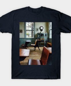 Teachers - One Room Schoolhouse With Clock T-Shirt